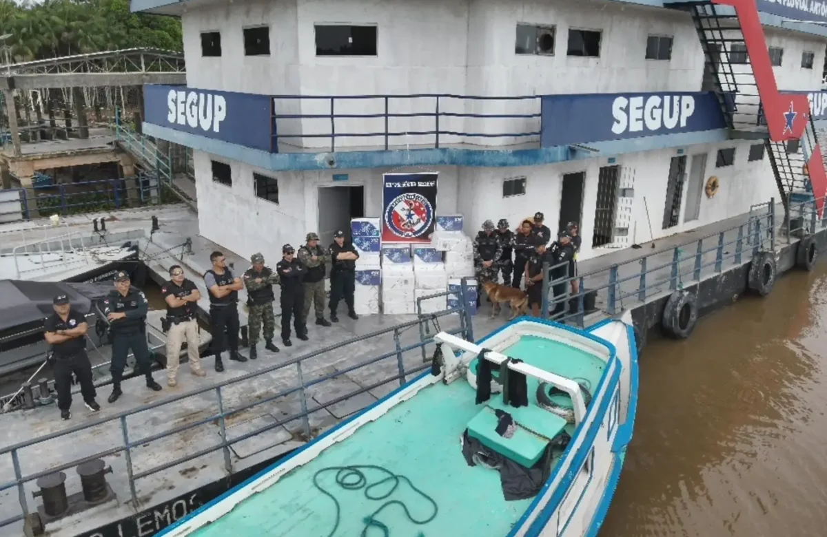 Carga ilegal de cigarros é apreendida em embarcação no Marajó