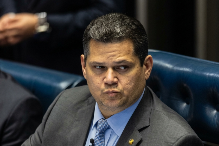 Congresso derruba vetos de Lula à lei que estabelece regras do Orçamento e flexibiliza repasses a municípios em ano eleitoral