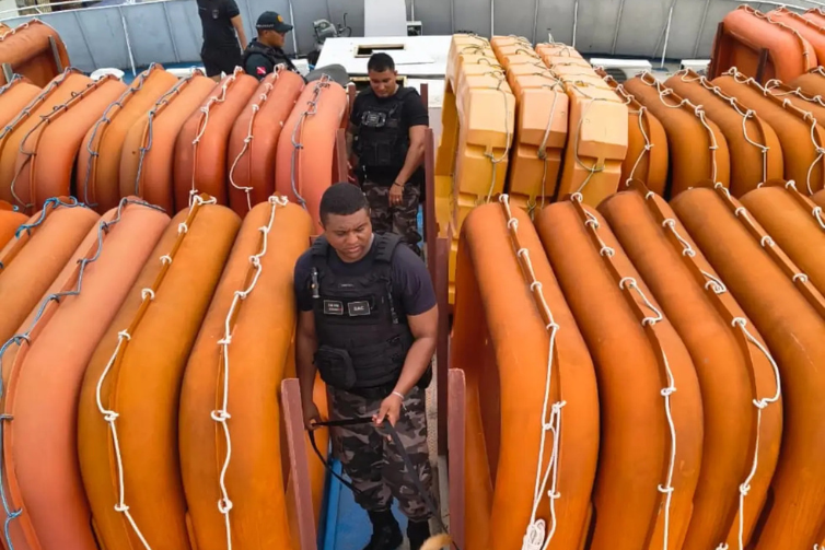 Fiscalização em embarcação apreende quase cinco quilos de drogas em rota entre Pará e Amapá
