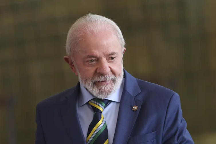Lula passa por radioterapia para tratar câncer de pele