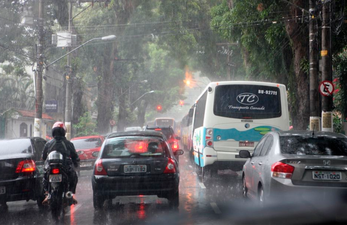 Frente fria muda o tempo com noites mais amenas em Belém, mas provoca queda na umidade no sul do Pará