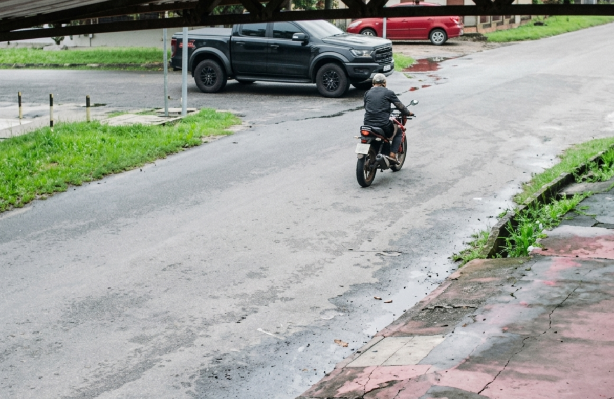 Motociclista morre após ser atingido por caminhonete em cruzamento de avenida no Marajó