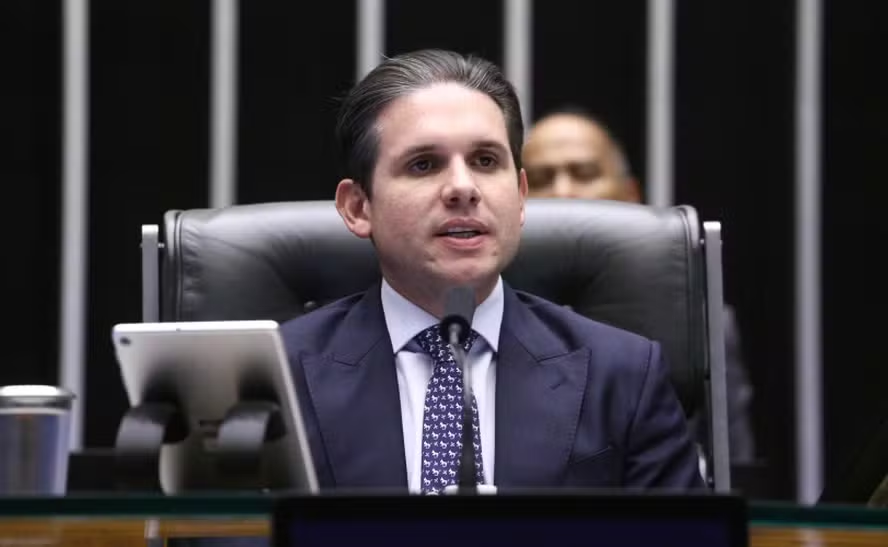 Fim da escala 6×1: Motta convoca sessões extras da Câmara para acelerar tramitação de PEC